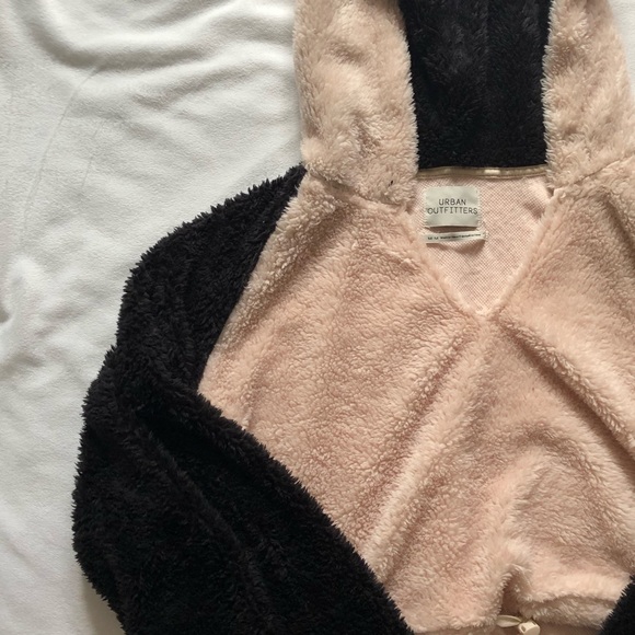 Fuzzy urban outfitters cropped sweater - Picture 2 of 3